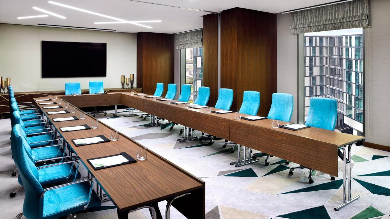 Holiday Inn Dubai Al-Maktoum Airport By Ihg Экстерьер фото