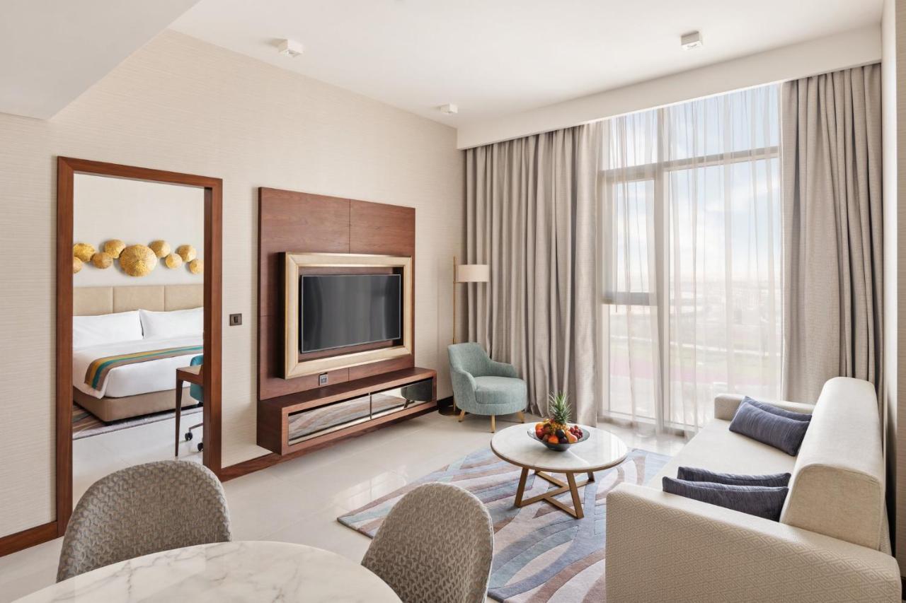 Holiday Inn Dubai Al-Maktoum Airport By Ihg Экстерьер фото