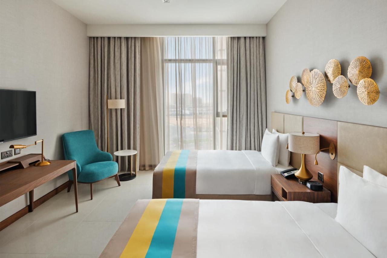 Holiday Inn Dubai Al-Maktoum Airport By Ihg Экстерьер фото